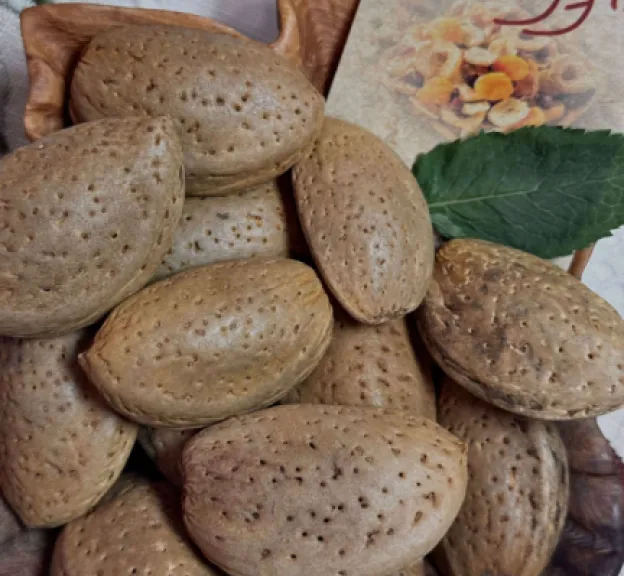 Georgian Almonds (Unshelled) – 100g